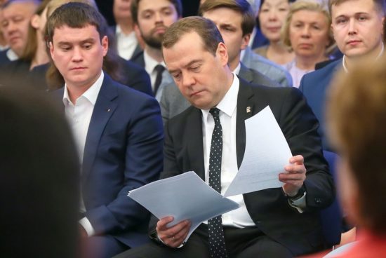 Медведев поручил чиновникам содействовать проекту автомагистрали 