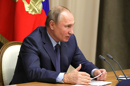 Уверенное развитие страны является главной задачей при&nbsp;реализации нацпроектов, заявил Путин