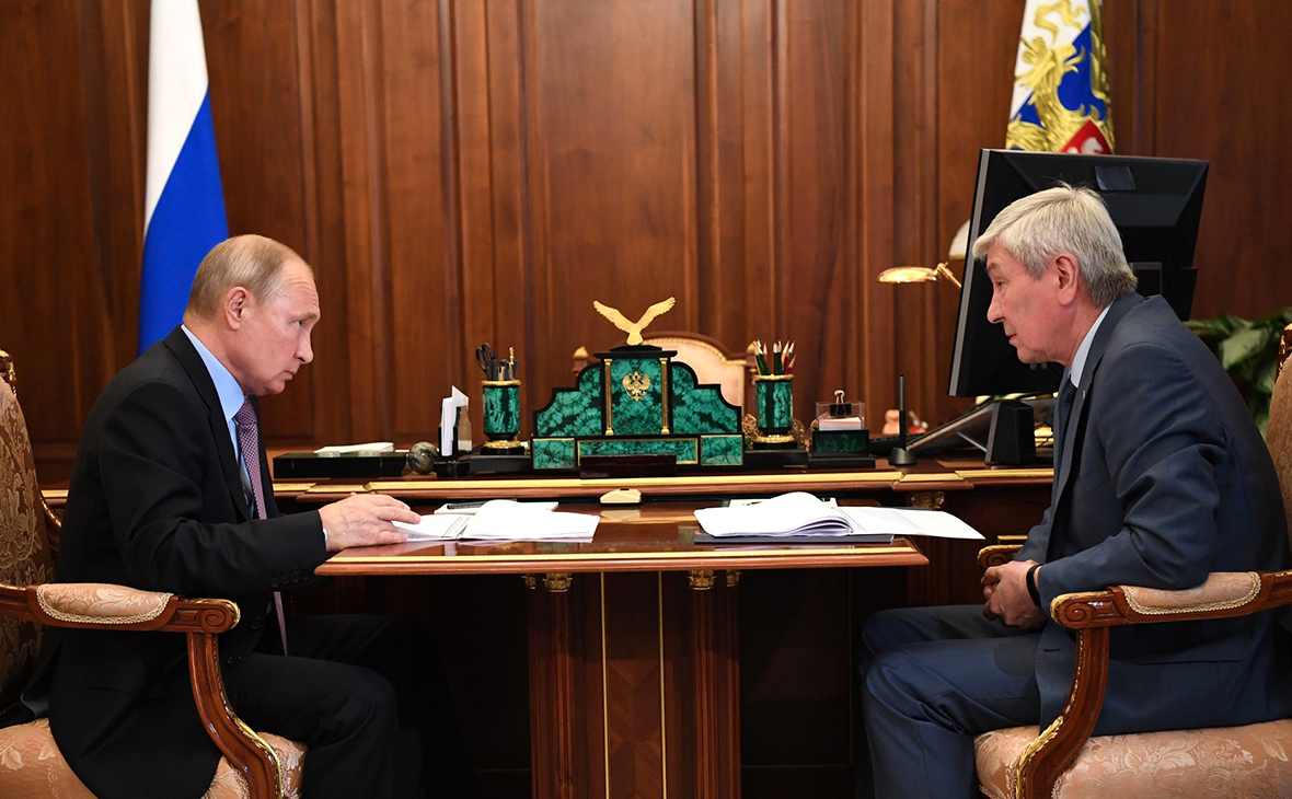 Путину доложили о&nbsp;нарушениях работ по&nbsp;госконтрактам для&nbsp;борьбы с&nbsp;COVID-19