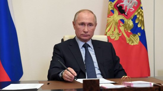 Путин поручил к 1 апреля скорректировать госпрограммы после обновления национальных целей